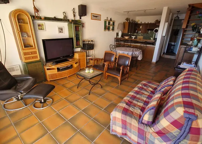 3 Pieces, 6 Pers., Proche A - Fr-1-780-8