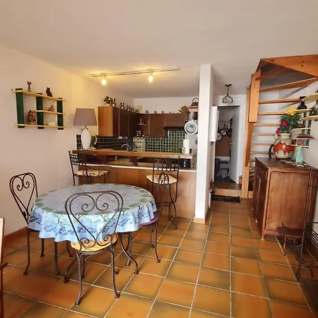 3 Pieces, 6 Pers., Proche A - Fr-1-780-8